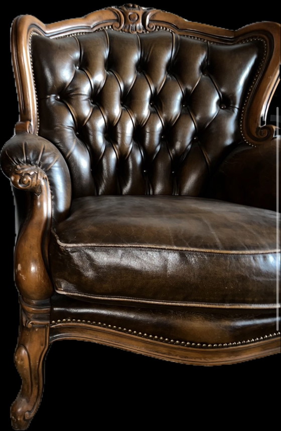 2 Poltrone Chesterfield Barocche in pelle – Legno (photo 7 of 12)