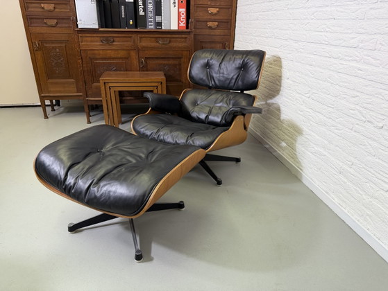 Fauteuil et repose-pieds Herman Miller Eames Contura – Chaises & fauteuils, Leather, Metal, Modern (photo 5 of 11)