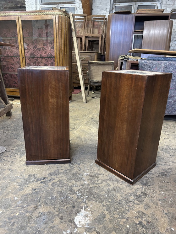 Image 1 of coppia di zoccoli in palissandro su marmo grigio saint anne 