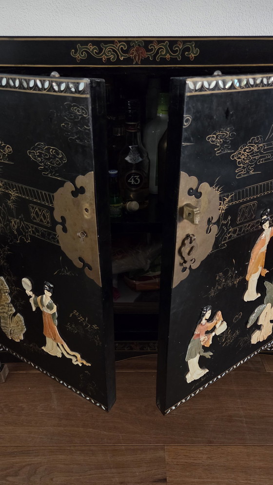 Image 1 of Armoire/commode chinoise ancienne