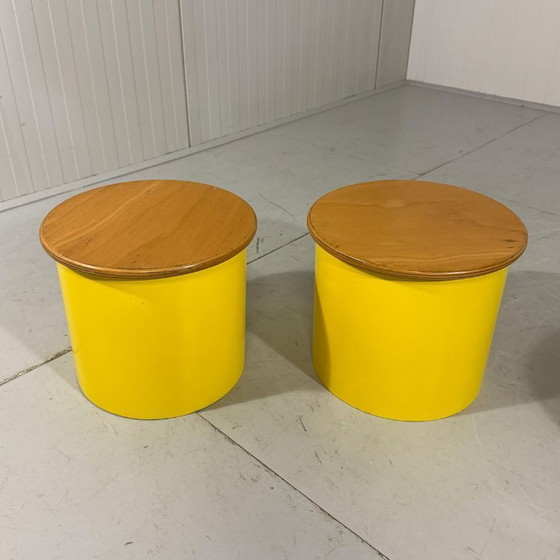 Image 1 of Tables d'appoint et tabourets colorés des années 1980