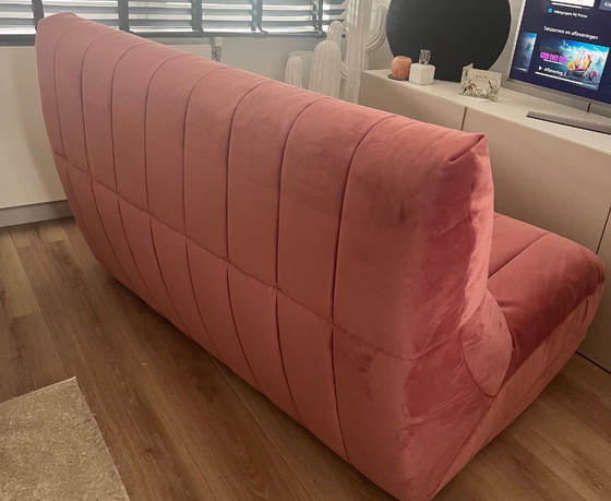 Image 1 of Divano in velluto rosa da Homestock