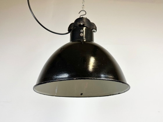 Image 1 of Lampada a sospensione in smalto nero Bauhaus industriale, anni '30