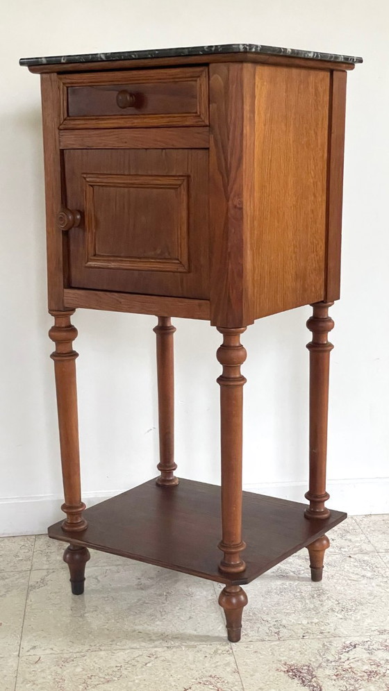 Image 1 of Antiker Nachttisch aus Holz und Marmor