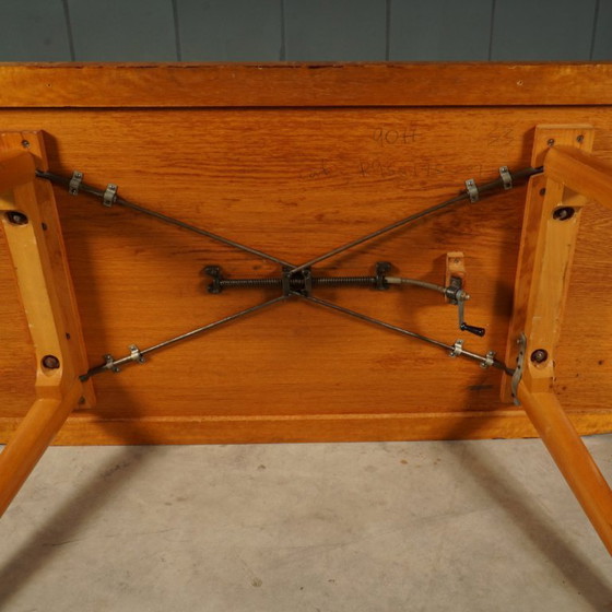 Image 1 of Table basse vintage en noyer – réglable – années 1970
