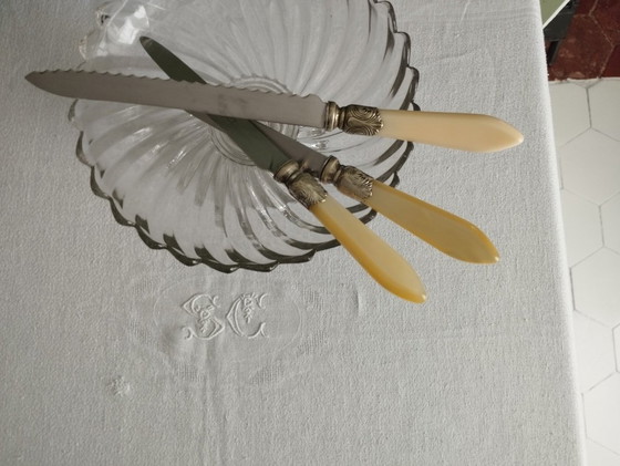 Image 1 of Een set SABRE tafelmesjes en een vintage broodmes.