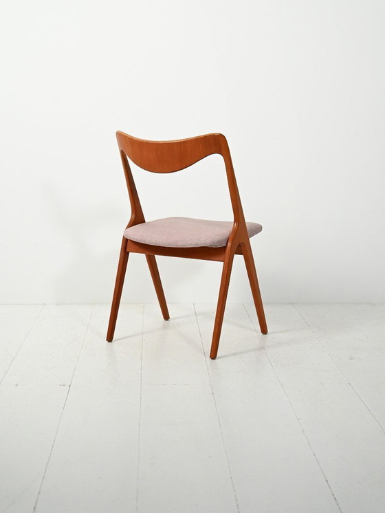 Image 1 of Ensemble de quatre chaises de salle à manger suédoises « Storken ».