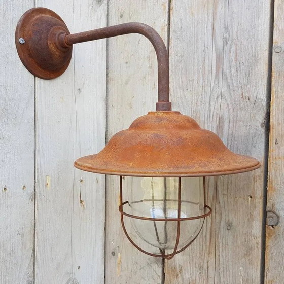 French Rusty Barn Lamp applique murale, Appliques murales, Métal, Céramique, Marron, Industrieel (photo 2 sur 7)