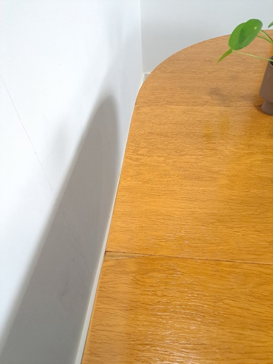 Image 1 of Tavolo da pranzo rotondo ovale allungabile in rovere