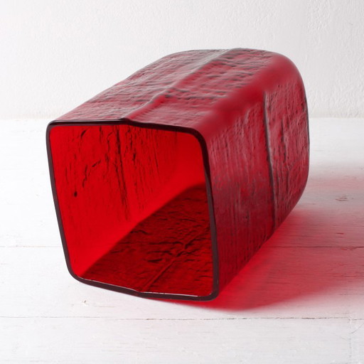 Mid-Century Modern Red Glass Vase by Christer Sjögren, Lindshammar, Sweden