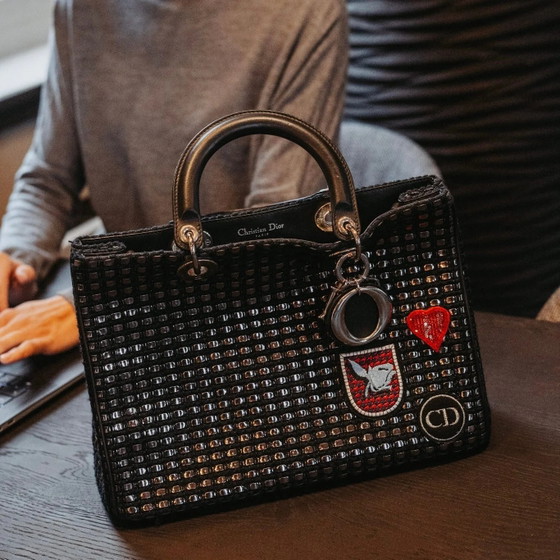 Dior borsa satchel Diorissimo media in tweed metallico con patch – Borse a spalla, Pelle (photo 2 of 32)