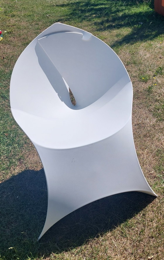 Image 1 of 1 flux chair