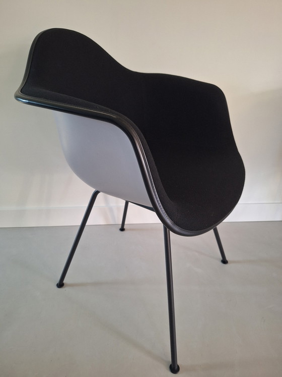 Image 1 of 12 x Vitra Eames Dax in very good condition!