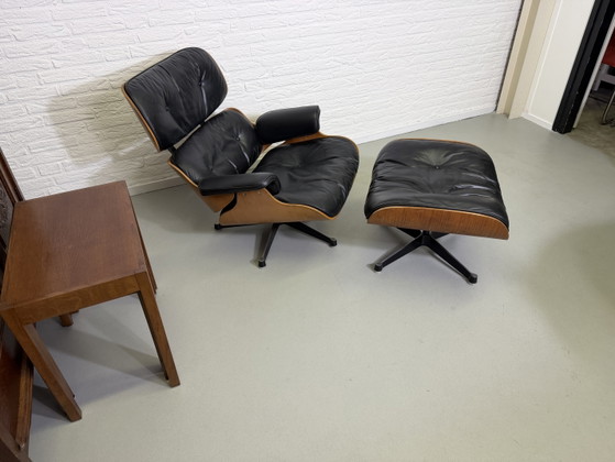 Fauteuil et repose-pieds Herman Miller Eames Contura – Chaises & fauteuils, Leather, Metal, Modern (photo 8 of 11)