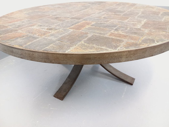 Image 1 of Brutalist vintage round coffee table in metal and slate from the 70s