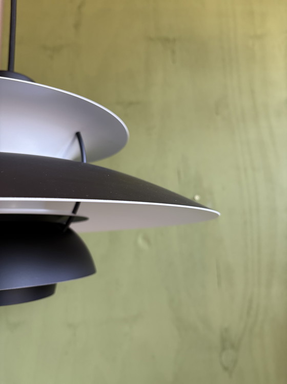 Image 1 of Louis Poulsen PH5 Neues Modell Monochrom