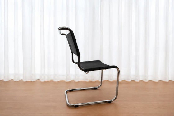 8 sillas de diseño Diseño S33 Mart Stam de Thonet – Sillas de comedor, Leather (photo 4 of 18)