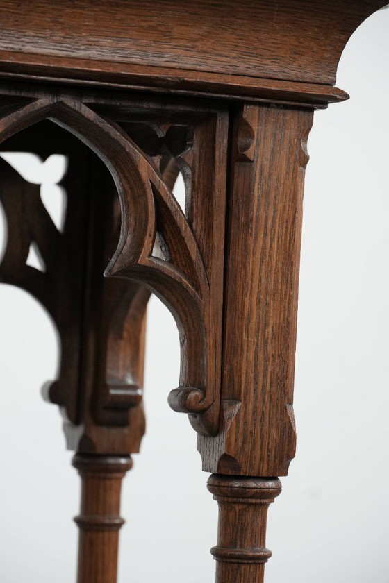 Image 1 of Table d'appoint/table à plantes ancienne en chêne de style gothique du milieu du XIXe siècle