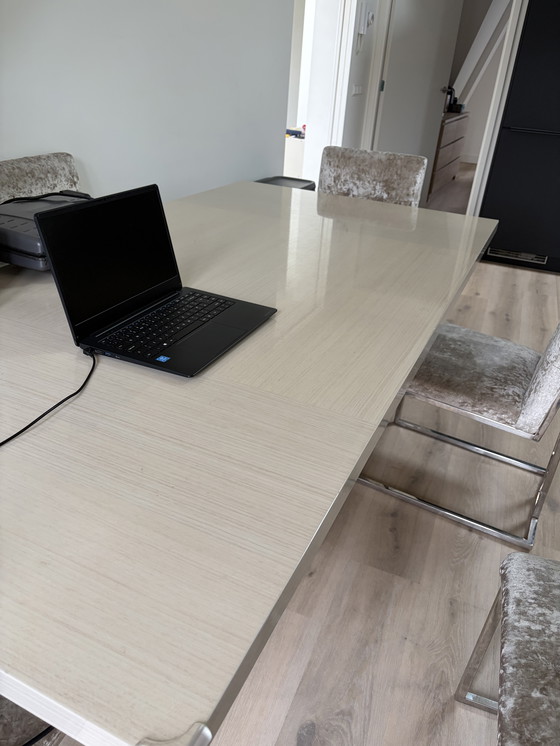 Image 1 of Massif wood dining table with 6 chairs 