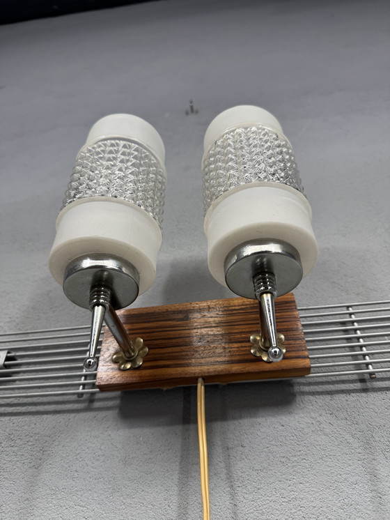 Image 1 of Lampada da parete vintage con tubi di vetro e piastra posteriore in legno