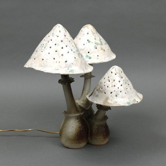 Image 1 of Gert de Rijk (1945-2009) - unica - keramische drie lichts lampvoet in de vorm van paddenstoelen - uit eigen atelier 