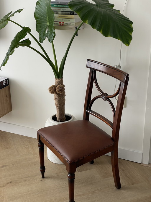 Chaise ancienne de style Regency - acajou avec assise en cuir marron