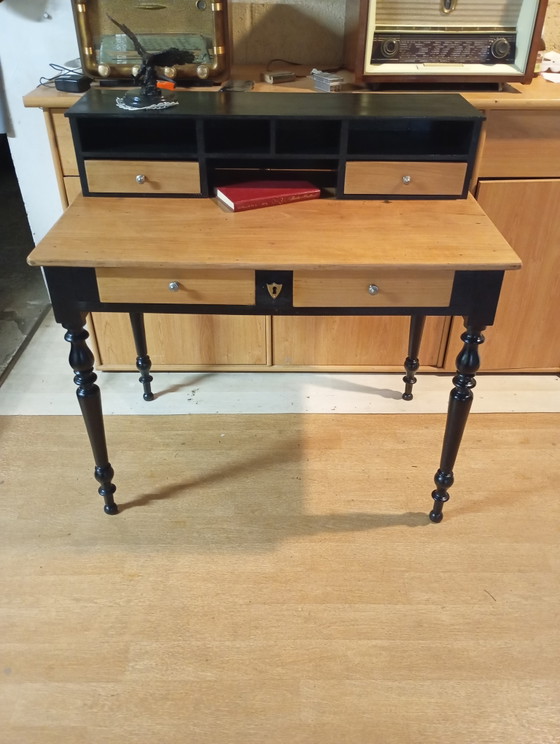 Image 1 of Scrivania vintage restaurata – Legno naturale e nero