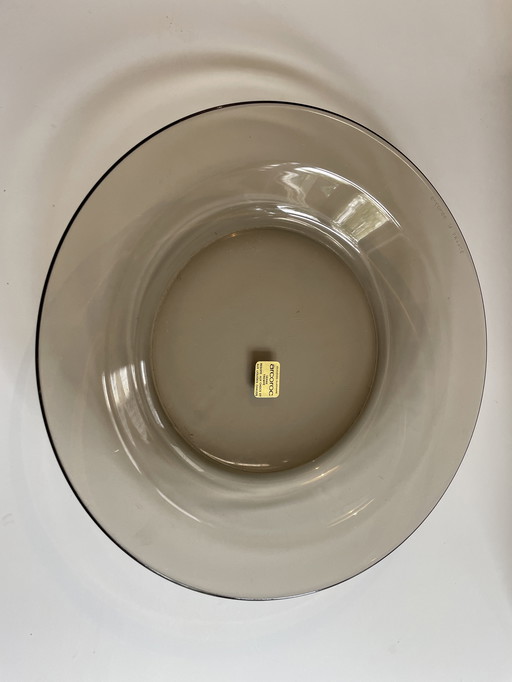 Set mit 12 Suppentellern aus Rauchglas von Arcoroc France im Vintage-Stil in neuem Zustand