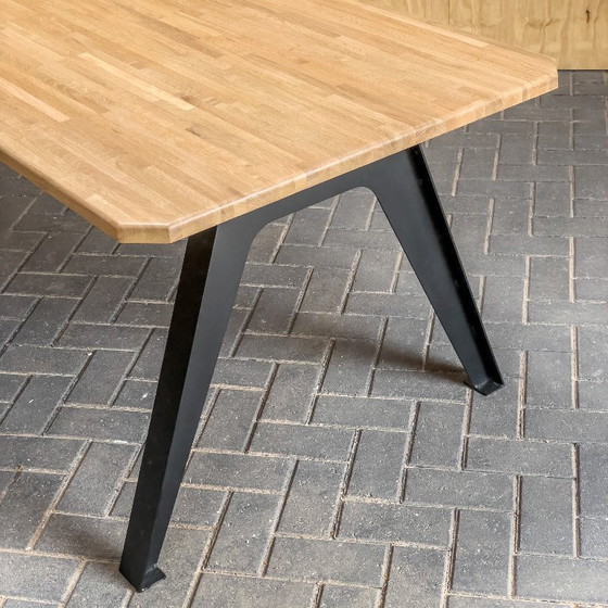 Image 1 of Mesa de Diseño Industrial