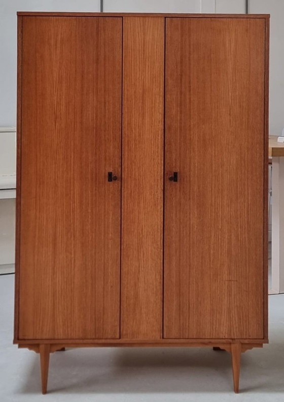 Mid Century Kleiderschrank – Kleiderschränke, Wood (photo 2 of 20)