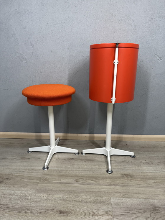 Image 1 of Tocador retro de la era espacial con taburete – Diseño Bremshey – Años 70