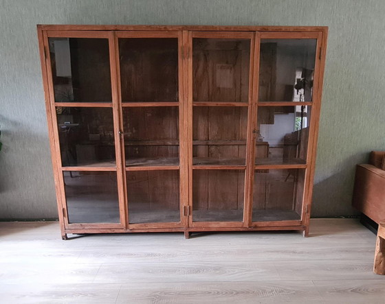 Image 1 of Doorleefd antieke vintage boekenkast / vitrinekast