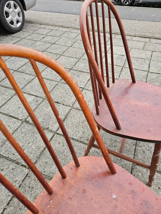 Image 1 of Set van 2 vintage Windsor spijlenstoelen - jaren '60
