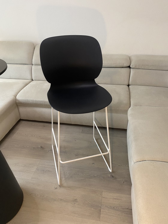 Set bar di design / Tavolo alto e 2 Sgabelli da bar (Haworth & Inclass) – HAY, Metal (photo 4 of 7)