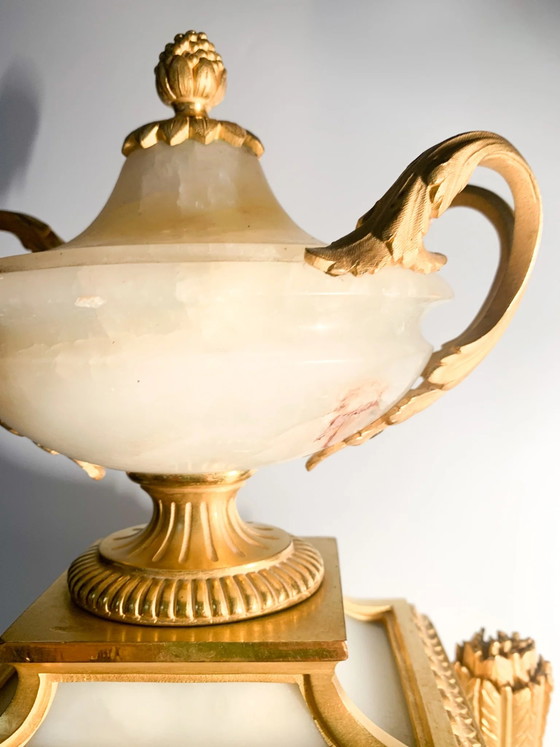 Raingo Frères Louis XVI Style Alabaster and Gilt Bronze Table Clock, 19th Century, Decorative Objects, Gold (photo 12 of 15)