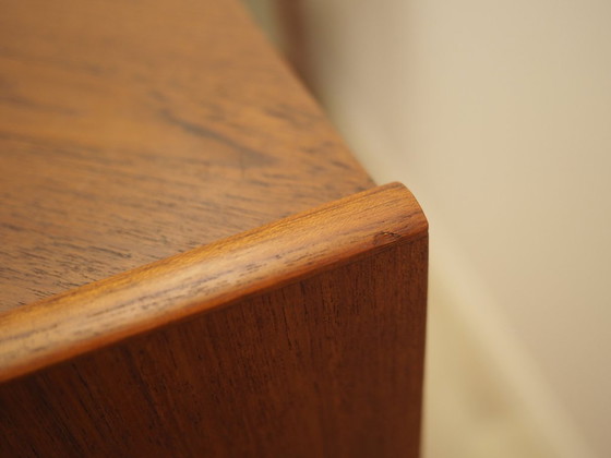 Danish teak corner display cabinet on tapered legs, 1960s – Wood (photo 11 of 12)