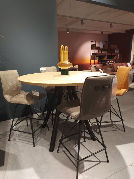 Arvada round bar table by XOOON