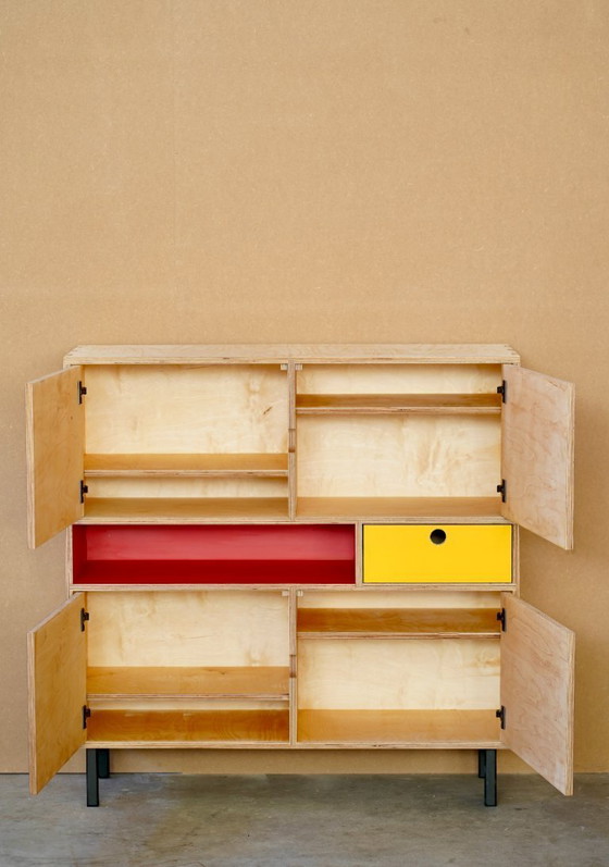 Image 1 of Berken kast met HPL laminaat berken. (prototype show model)