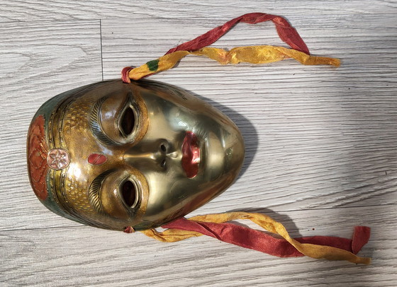 Image 1 of Máscara tibetana de latón pintada a mano