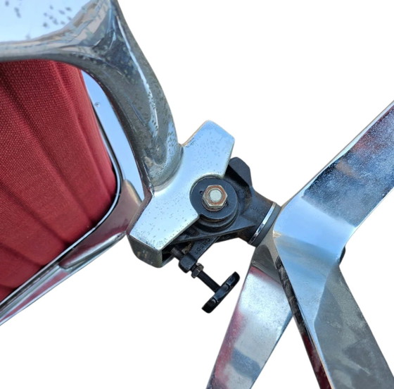 2 x Poltrona girevole in alluminio EA 124 Early Edition di Charles & Ray Eames, Herman Miller / Meccanismo (photo 7 of 19)