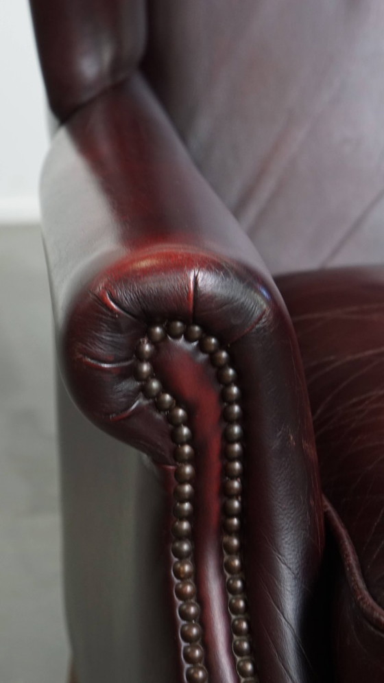 Image 1 of 2x Bordeauxrode rundleren oorfauteuils in Engelse stijl