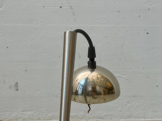 Vintage Kroonluchter met zes tulpvormige glazen kappen, jaren 60 – Glass (photo 4 of 11)