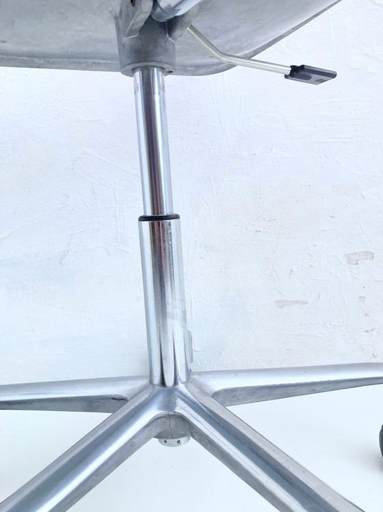 Image 1 of Height-adjustable leather office chair, Supporto design by Frederick Scott for Hille
