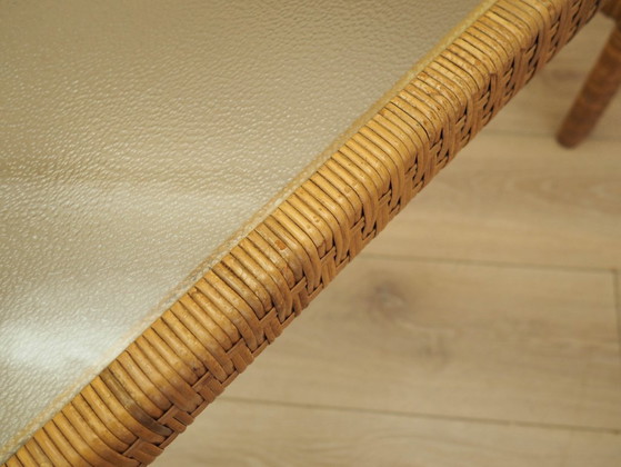 Image 1 of Table d'appoint en verre et osier, design danois, années 1970, fabriquée au Danemark