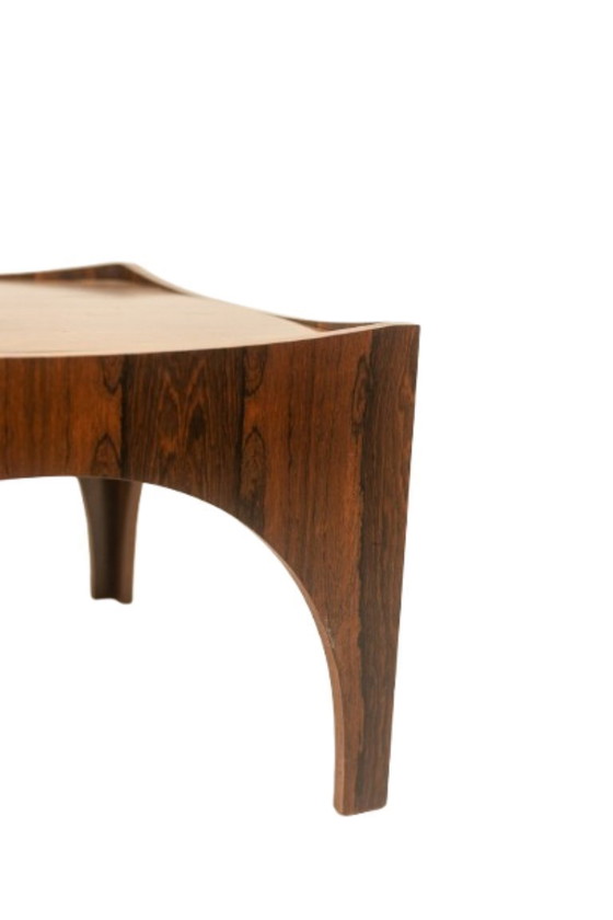 Image 1 of Paire de bouts de canapé ou tables basses en palissandre. Années 1970