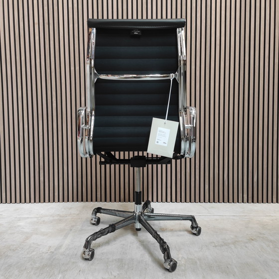 Image 1 of Sedia da ufficio Vitra Eames EA 119 in pelle nera premium