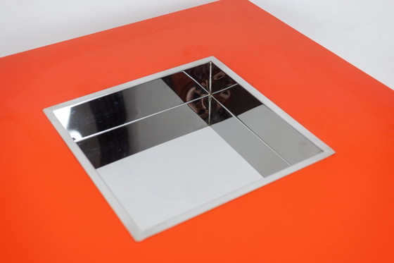 Image 1 of Willy Rizzo. Table basse laquée formant bar. Années 1970.