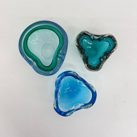 Image 1 of 1 van 6 Mid century design blue murano glass bowls, 1970’s