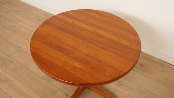 Image 1 of Compact vintage round dining table | extendable | 90 cm - 130 cm