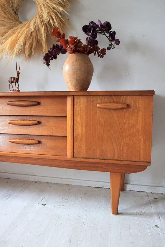 Vintage Golden Teak Sideboard from Jentique, 1960s (photo 3 of 7)